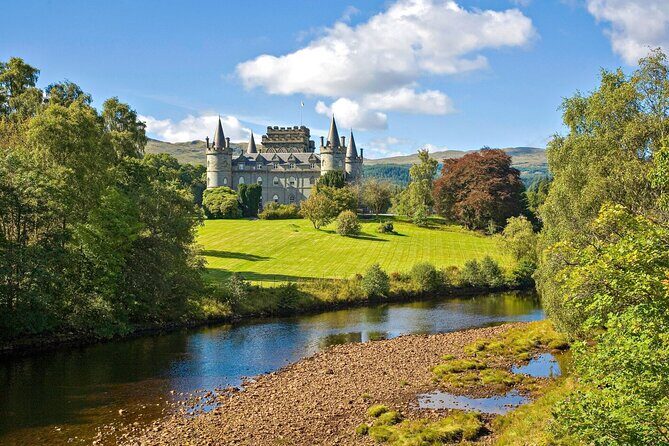 1 Day Castles, West Highlands and Loch Lomond Tour from Edinburgh - Tyndrum comfort stop at the edge of Rannoch Moor