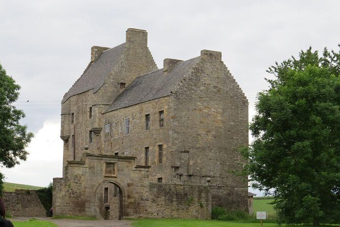 4-Day Outlander Trail Tour from Edinburgh Including Admissions - Day 3: Culloden Battlefield + Clan stones to Highland museums in Aviemore