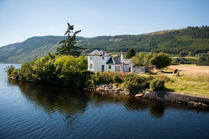 Caledonian Canal and Loch Ness Sightseeing Cruise - The Return by Coach: Guided Context for What You Saw