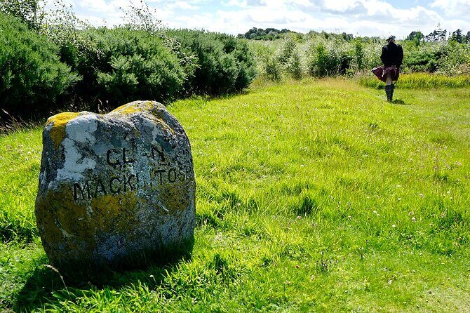Culloden, Loch Ness + More - Highland cows at a farm stop, then a break in Beauly or Inverness