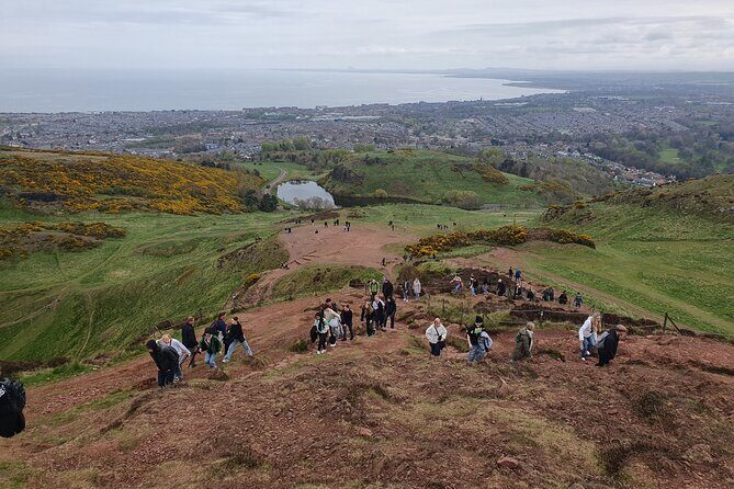 Edinburgh: Arthur's Seat Hike with Local Guide - Guides who do more than narrate: names you might meet