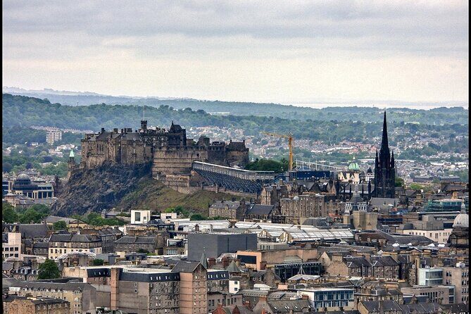 Edinburgh Castle Guided Tour - Tickets Included - Cold, wet, and windy: practical packing advice for the castle grounds