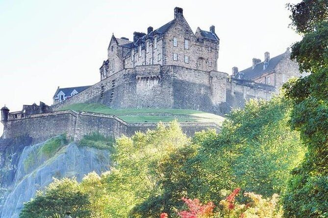 Edinburgh Castle Guided Walking Tour in English - Terrain, weather, and bags: the real-world logistics people feel