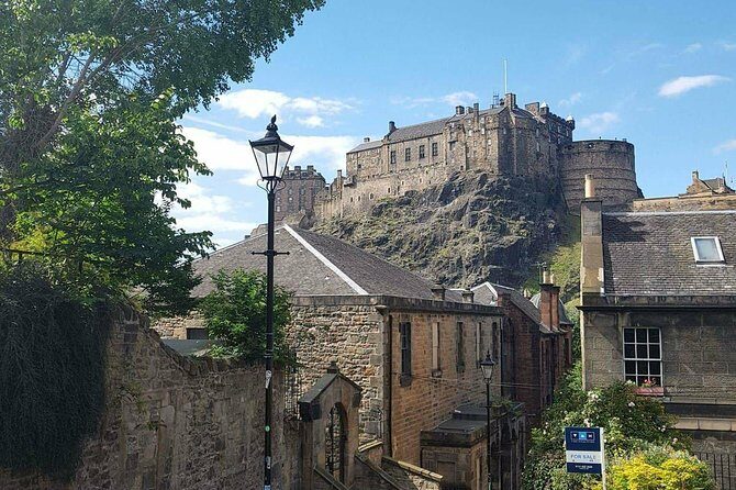 Edinburgh Castle Guided Walking Tour in English - Should you book? My honest call
