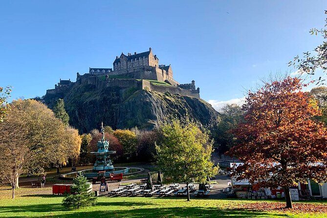 Edinburgh Castle: Guided Walking Tour with Entry Ticket - Meeting point on High Street, and where the walk ends
