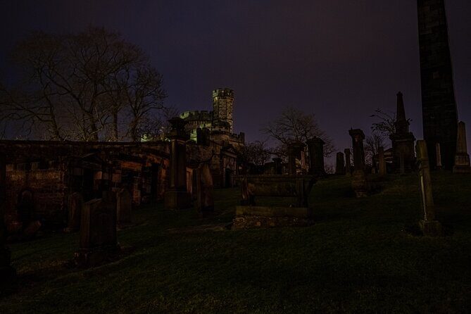 Edinburgh Ghost Tour: Mysteries, Legends and Murders - A Ghost Tour That’s Really About Murders and Legends