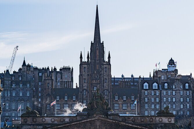 Edinburgh Ghost Tour: Mysteries, Legends and Murders - Old Calton Cemetery Stop: Flashlights and Sharp Turns