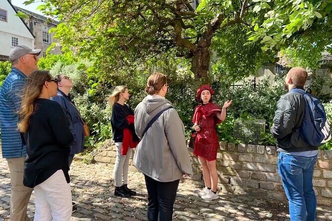 Edinburgh Historical Gems Tour with Whisky & Local Flavours - Stop 2: Down the Royal Mile, With Side Streets and Secrets