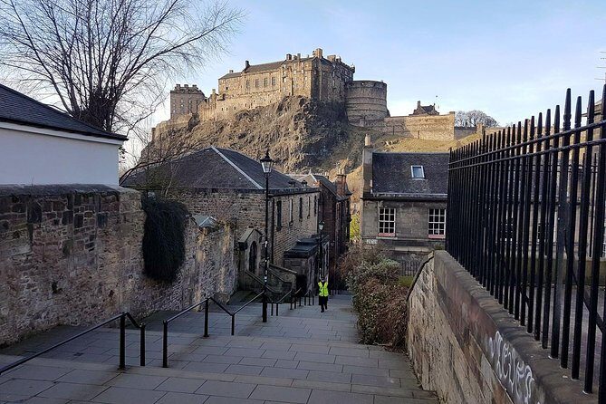 Edinburgh: History Lovers Old Town Walking Tour - Royal Mile: Medieval Buildings and Big Turning Points