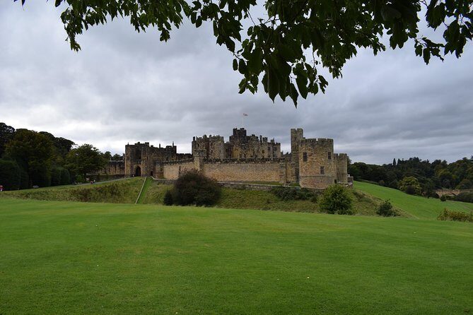 Edinburgh: Holy Island, Alnwick Castle & Kingdom of Northumbria - Flodden Battlefield: A 15-Minute Stop With a Big Historical Punch