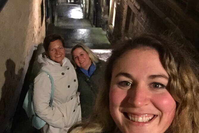 Edinburgh Night Tour with a Local Guide: Private & 100% Personalized - First stop mood-setting at the Sheep Heid Inn