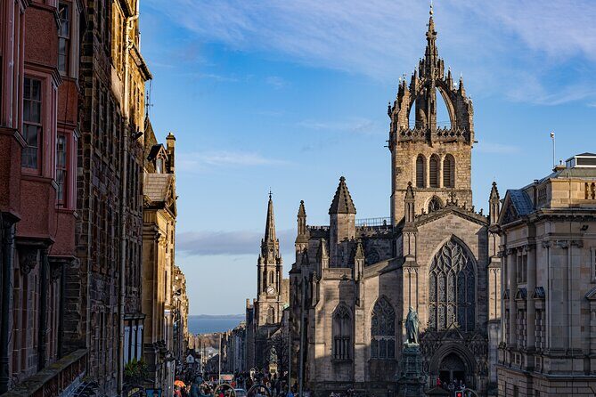 Edinburgh Old Town: Historical Guided Walking Tour - A 2-hour Edinburgh Old Town walk that gives you bearings fast
