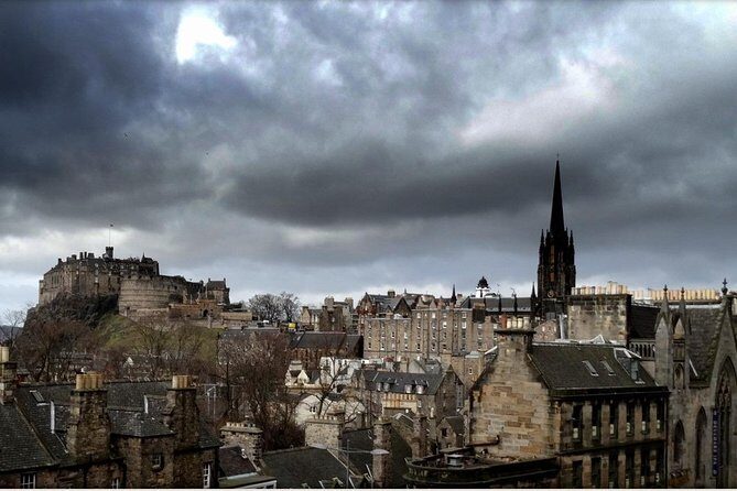 Edinburgh - Old Town Stories - Mercat Cross: architecture lessons and the Great Fire of 1824