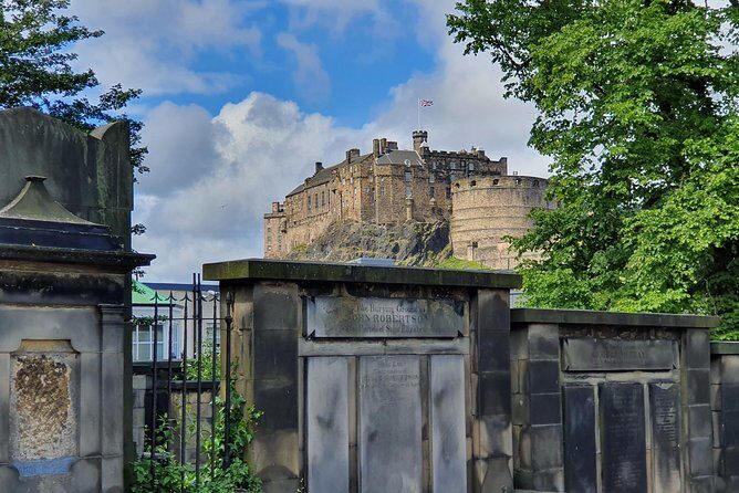 Edinburgh Private Walking Tour - Advocate’s Close: Views, Cultural Revival, and a Chamber Pot Moment