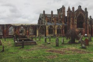 Edinburgh: Rosslyn Chapel, the Borders & Glenkinchie Distillery - Getting out of Edinburgh: the 8:30am start and onboard guiding that sets the tone