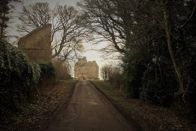 Edinburgh: The Outlander, Palaces & Jacobites Tour - Why this Outlander tour works: castles plus story beats in one day