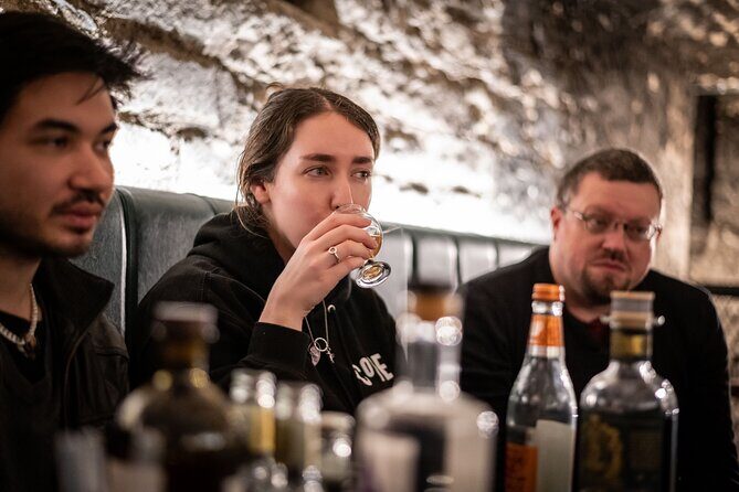 Evolution of Gin and Underground Gin Tasting in Edinburgh | 1hr - The Lost Close Setting: More Than a Cool Background