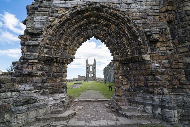 From Edinburgh: 5-Day Isle of Skye, Oban, & Highlands Tour - The big-picture deal: a Highlands road trip with built-in context