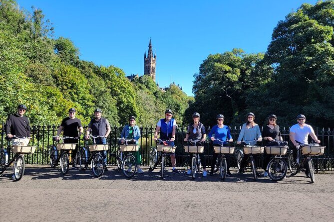Glasgow Highlights Bike or Ebike Tour - Kelvingrove Museum: outside views that still feel worth it