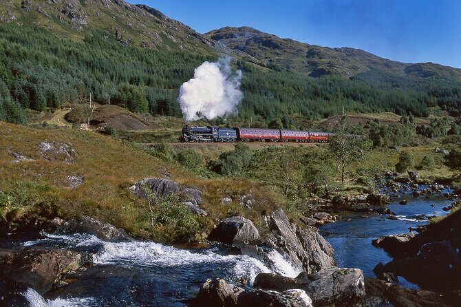 Glenfinnan Viaduct, Glencoe & Loch Shiel tour from Glasgow - Stop 1: Luss on Loch Lomond for Quick Views You’ll Remember