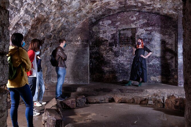 Haunted Vaults and Graveyard Walking Tour in Edinburgh - Walking the Edinburgh lanes before you ever reach the graveyard