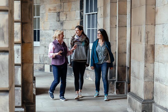 Highlights & Hidden Gems With Locals: Best of Edinburgh Private Tour - Why This 3-Hour Private Edinburgh Tour Works for First-Timers