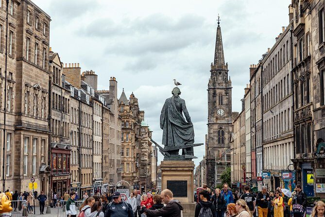 Highlights & Hidden Gems With Locals: Best of Edinburgh Private Tour - Meeting at 57 High St: A Fast Start in Old Town
