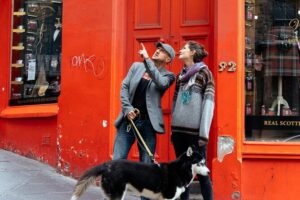 Highlights & Hidden Gems With Locals: Best of Edinburgh Private Tour - Grassmarket’s Old Streets and Pub Energy, Plus a Darker Past