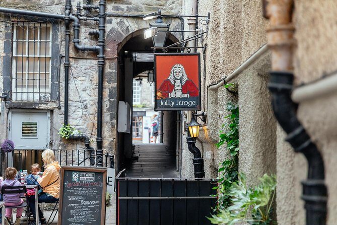 Highlights & Hidden Gems With Locals: Best of Edinburgh Private Tour - University of Edinburgh: A 12th-Century City Meets Academic Life