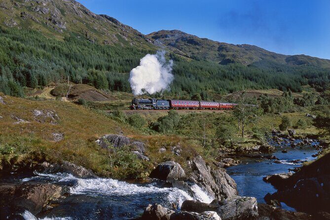 Hogwarts Express and Scottish Highlands Tour from Edinburgh - Glencoe on the way back: short stop, big atmosphere