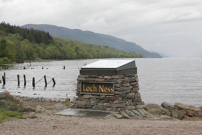 INVERGORDON PORT Tour of Culloden, Cairns & Cawdor Castle - Clava Cairns: quick, free, and don’t touch the stones