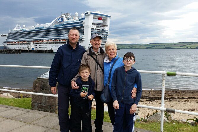 Inverness Highlands Bucket List Tour - Great Glen Distillery: free Loch Ness gin and ice cream options