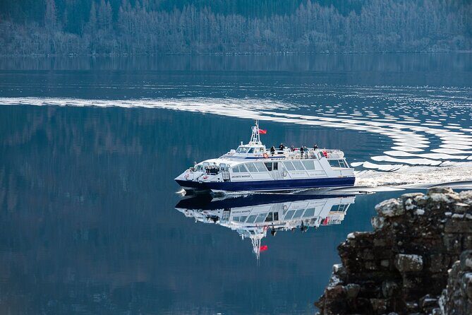 Loch Ness and Caledonian Canal 2-Hour Cruise from Dochgarroch - The live guide factor: when comedy and facts fit together