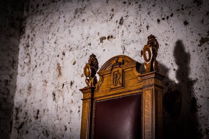 Luxury Whisky Tasting in Edinburgh's Underground Vaults | 90min - Guide talent: what to expect from the host