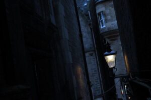 Multi-Sensory Night Walking Tour with Haunted Vaults in Edinburgh - Stop 2: Royal Mile legends and the gallows-style suspense