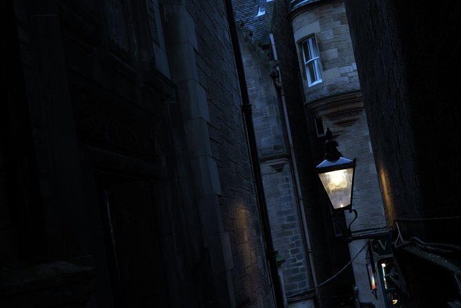 Multi-Sensory Night Walking Tour with Haunted Vaults in Edinburgh - Stop 2: Royal Mile legends and the gallows-style suspense