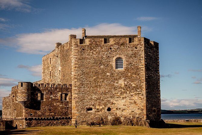 Outlander Adventure Day Tour from Glasgow Including Admissions - Falkland: Inverness Vibes and Easy Town Wandering