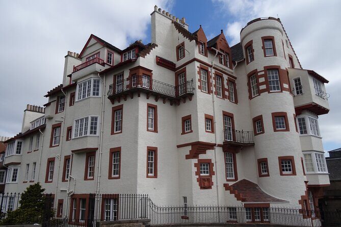 Private 4 Hour Tour of Edinburgh in a Spacious 6-seater Mercedes - Royal Mile to Holyrood House: Swapping Tight Streets for Palace Power