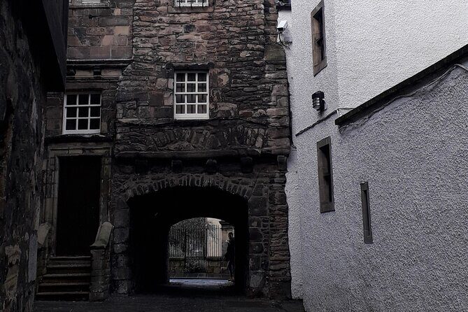 Private Dark History Tour: Eerie Edinburgh - What makes the guide experience worth it (and why that humor matters)