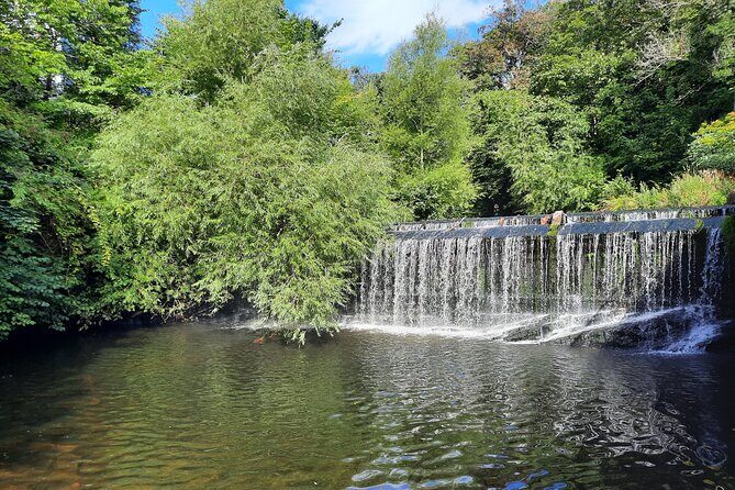 Private Edinburgh City 4-Hour Guided Tour in a black cab LEVC TX - Dean Village and Holyrood: Soft Views, Water-of-Leith Energy