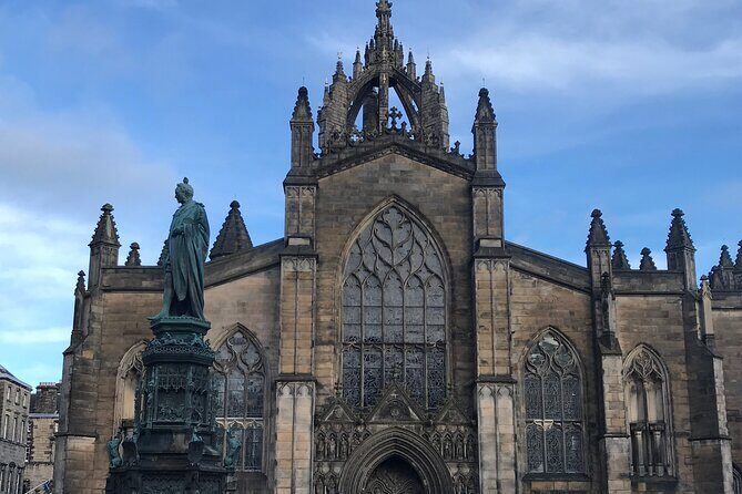 Private Edinburgh City 4-Hour Guided Tour in a black cab LEVC TX - Arthur’s Seat and Edinburgh Castle: Big Views, Short Time