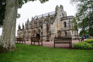 Rosslyn Chapel, Dunfermline Abbey and Stirling Castle Day Tour - Stirling Castle: the stairs, the views, and the royal chess game