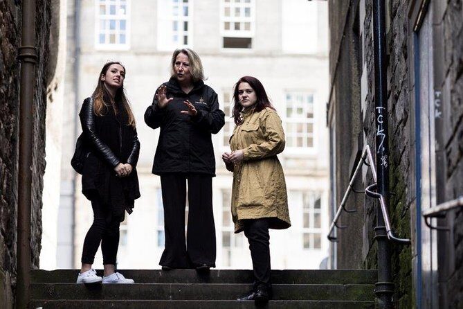 Royal Mile and Edinburgh Castle - Small Group Walking Tour - Old Town on foot: closes, wynds, and the feel of lived-in centuries