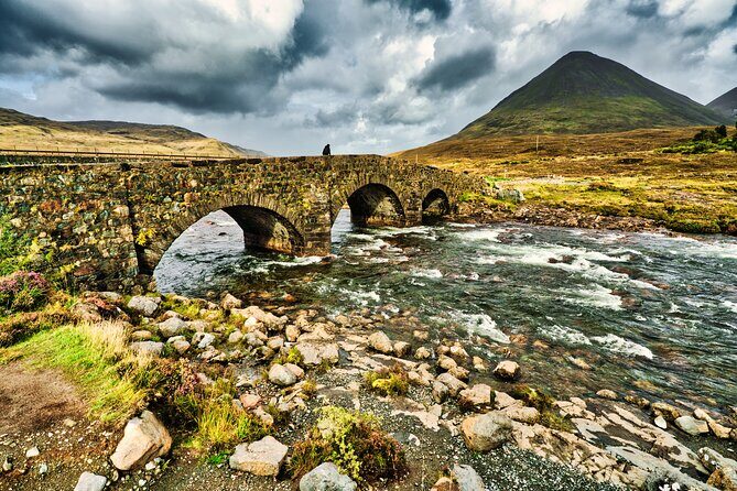 Skye Explorer Hiking Day Tour - Quiraing: landslips, cliff views, and a flexible walking plan