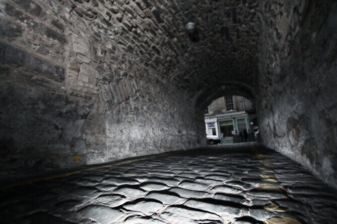 Small Group Edinburgh Underground Vaults & Graveyard Ghost Tour - Small Group Magic: Why Max 18 Makes A Difference
