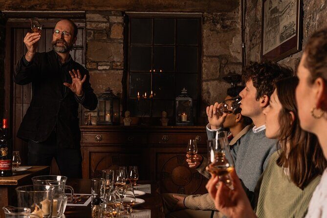 Small Group Edinburgh Whisky Tour and Tasting - Why this Edinburgh whisky tour is a smart use of 2 hours
