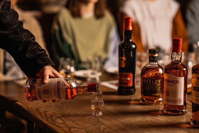 Small Group Edinburgh Whisky Tour and Tasting - Group size, pacing, and the reality of walking in Edinburgh