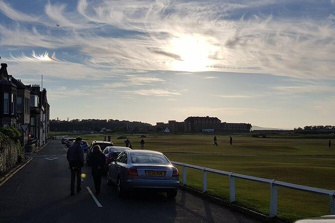 St Andrews Tours: Town, Golf and Old Course History - Pacing and walking rules: who should book, and who should skip