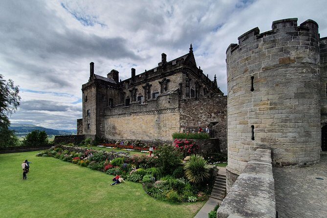 Stirling Castle, Kelpies and Loch Lomond from Edinburgh - Kelpies at The Helix: the stop you’ll want photos for