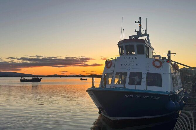 Stunning 90-Minute Firth of Forth Sightseeing Cruise Adventure - Food, bar, and comfort on board: what’s included
